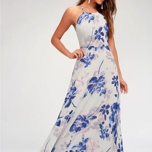 Lulu’s Grey Floral Print Lace-up Maxi Dress